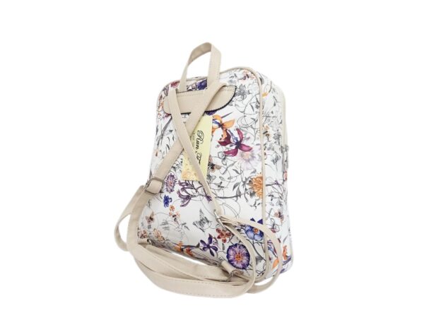 Virágos műbőr hátizsák négy rekesszel 2852