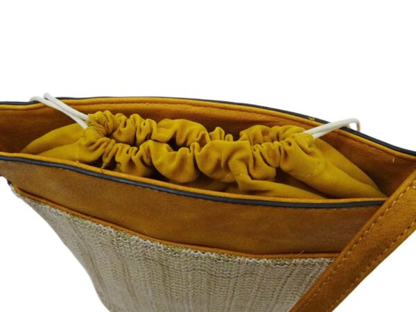 Női műbőr fonott mintás oldaltáska A6063