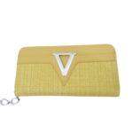A554 Női műbőr pénztárca V betűvel díszített A554 - 12db/doboz
