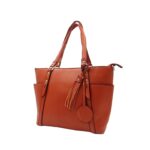 Merevített bojtos műbőr válltáska 1224