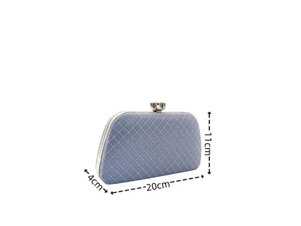 Trapéz forma kockás alkalmi táska 2011