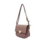 Elegáns kis oldaltáska fém dísszel G7145