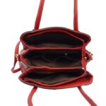 Műbőr női válltáska aranyfém disszel 8817