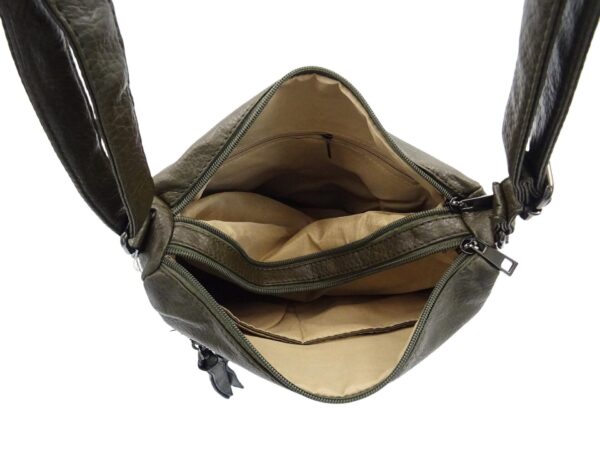 Sokzsebes letisztult műbőr oldaltáska C8216