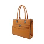 Szögletes válltáska pajzs formájú fém dísszel G7172