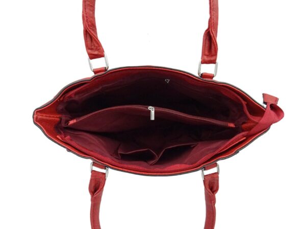 Közepes méretű válltáska V fémmel HK1209