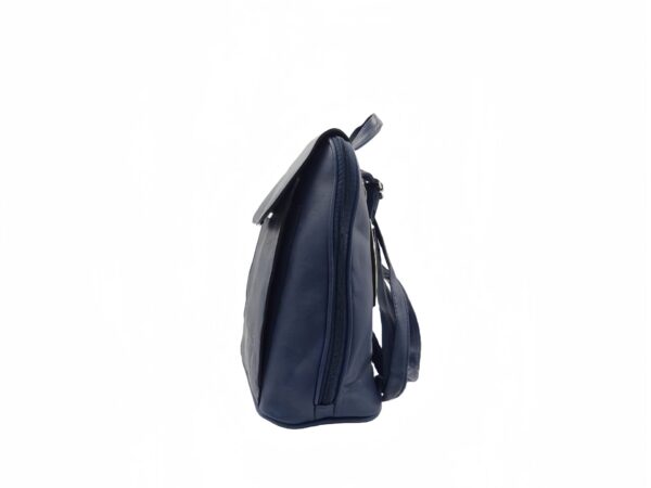 Lekerekített műbőr hátizsák lehajtóval H2856