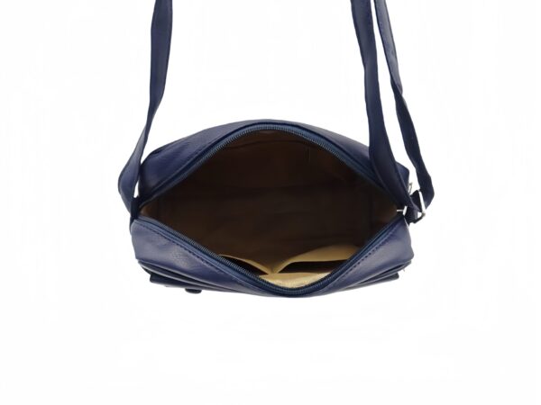 Puha tapintású praktikus oldaltáska 6021