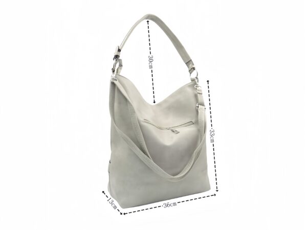 Közepes válltáska szivecskés dísszel 1008