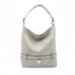 Közepes válltáska szivecskés dísszel 1008