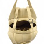 Letisztult műbőr hátizsák két fogóval 2071