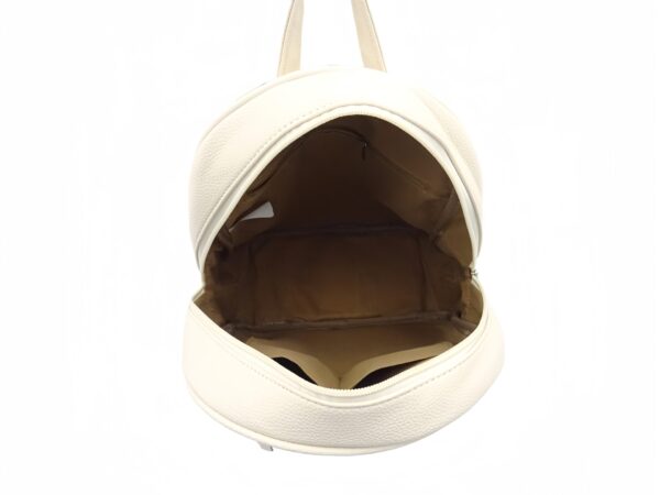 Lekerekített hátizsák három zsebbel 5078