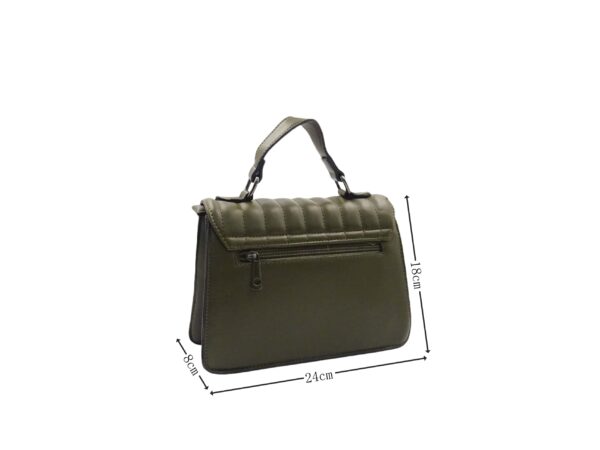 Merevített kis kézitáska steppelt mintával 7218