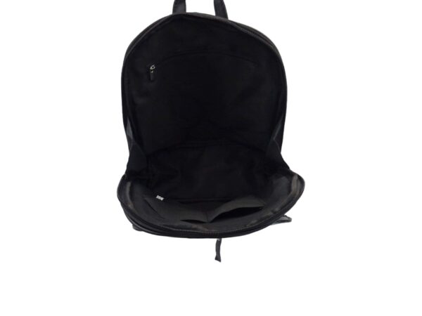 Praktikus lekerekített fekete hátitáska ER3851