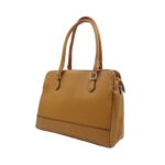 Letisztult praktikus szögletes válltáska L2860