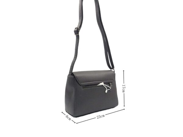 Kis oldaltáska egyedi fém dísszel LH2533