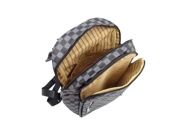 ER312in Lehajtós hátitáska lóhere mintával ER312