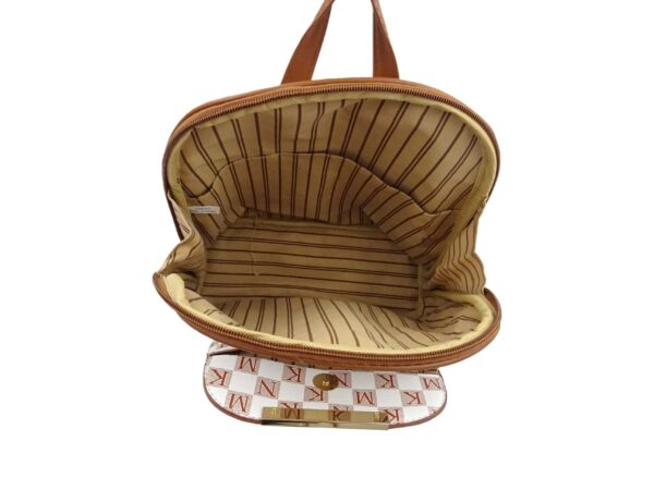 Lekerekített hátitáska betű mintával ER317