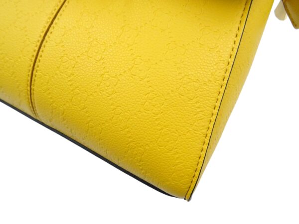 Elegáns, strukturált női kézitáska CH33-49
